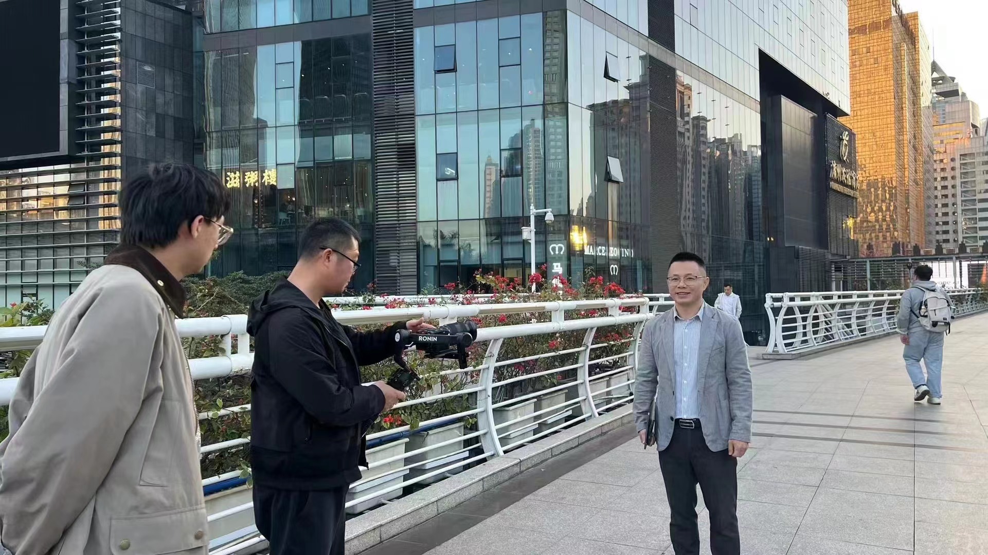 天南海北，順動(dòng)廣告拍攝老百姓創(chuàng)業(yè)故事